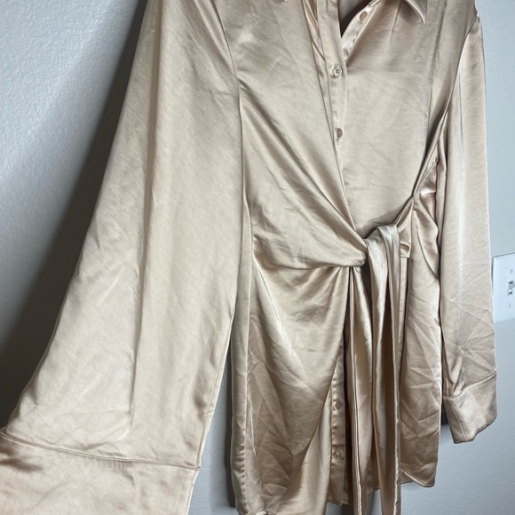 REVOLVE Song of Style Marta Long Sleeve Satin Dress / Champagne / Size Small - Picture 4 of 10